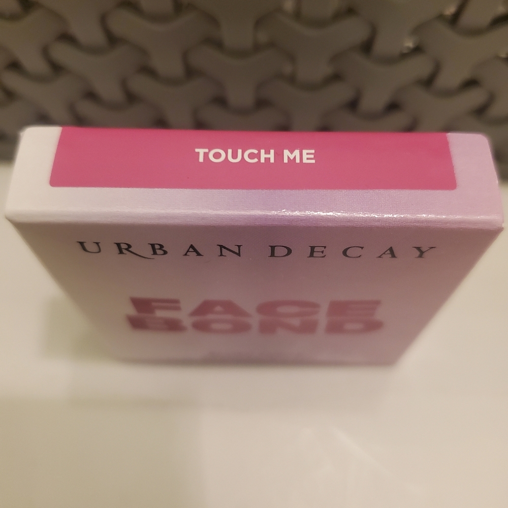 Urban Decay FACE BOND LONG-LASTING BLUSH SUEDE TOUCH ME. BNIB - Picture 4 of 5